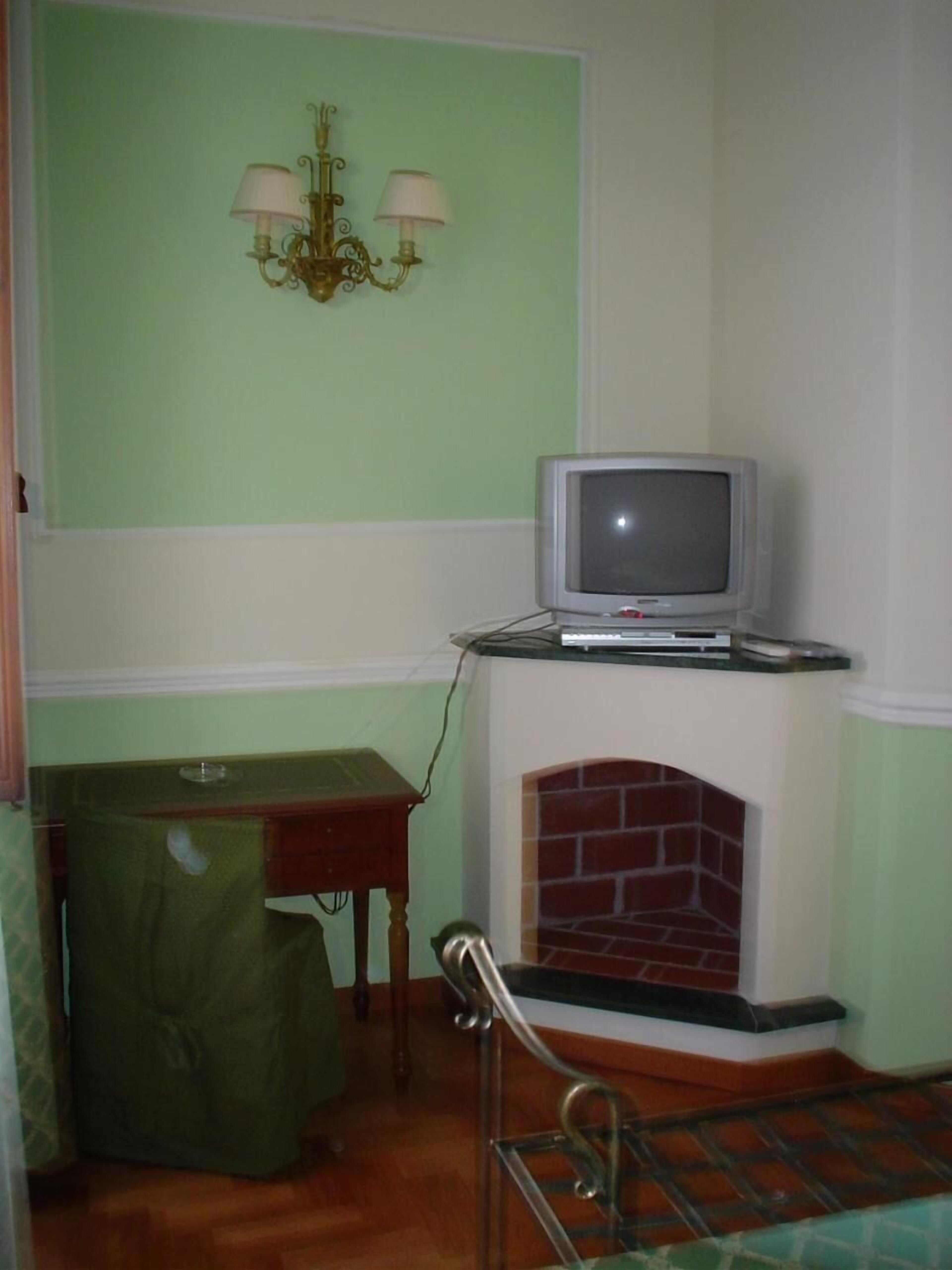 Photo - Petit Chateau