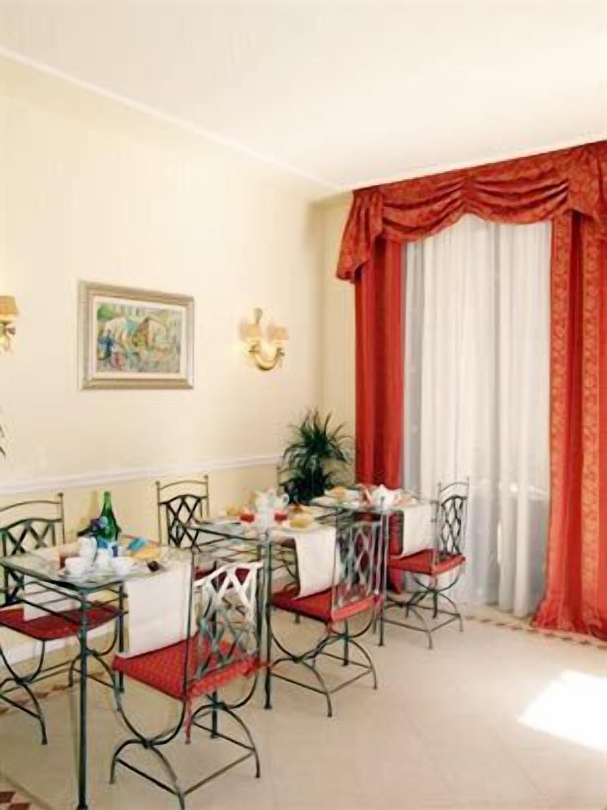 Photo - Petit Chateau