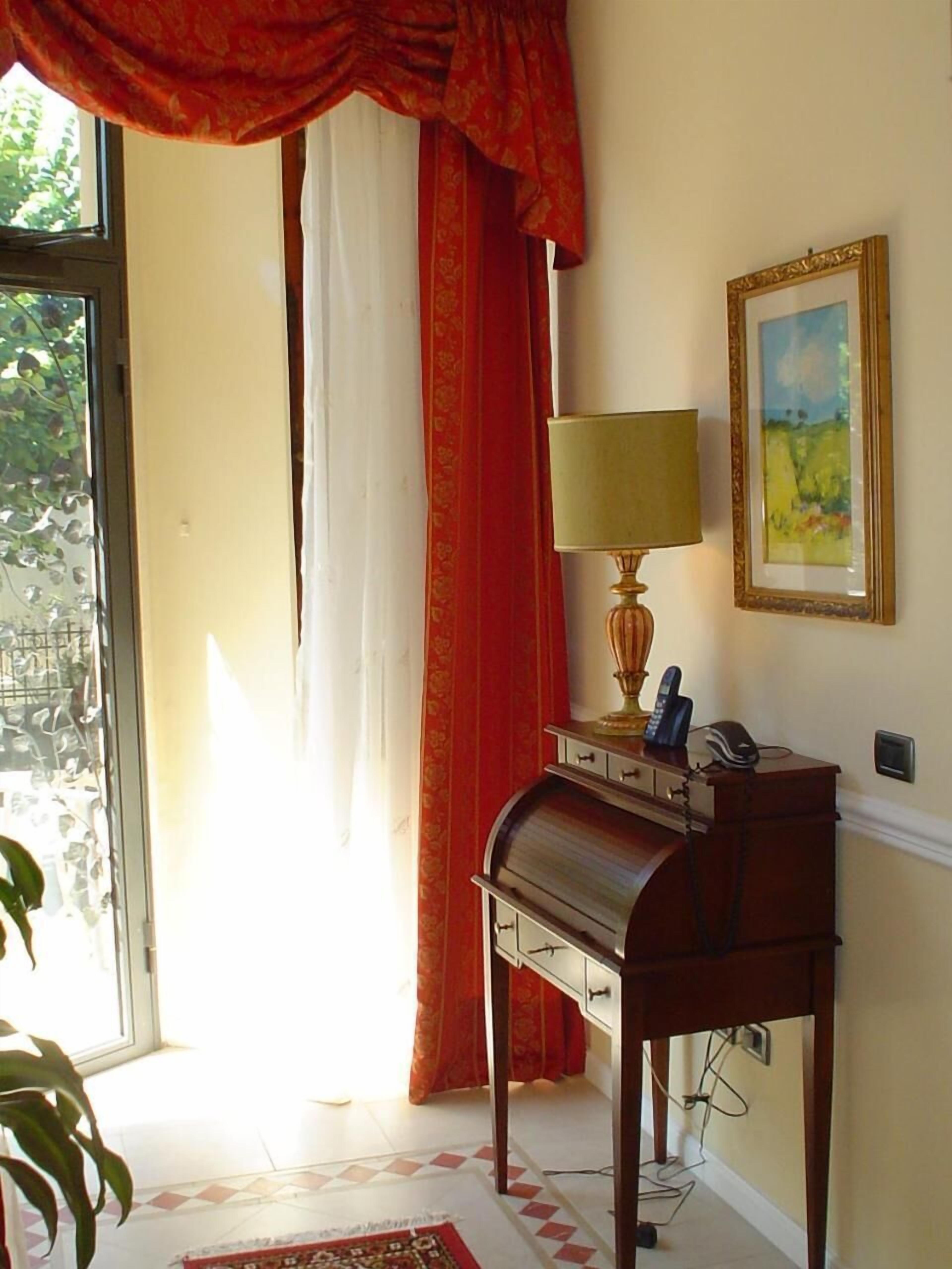 Photo - Petit Chateau