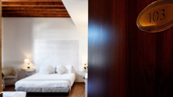 Junior Studio Suite | Minibar, desk, laptop workspace, blackout curtains - Ca' Doge (Venice)