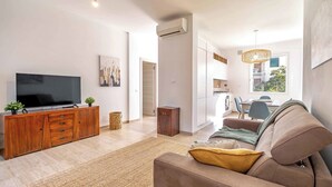 Luxury Apartment, 2 Bedrooms, Garden View Via degli Alberi 7b | リビング エリア