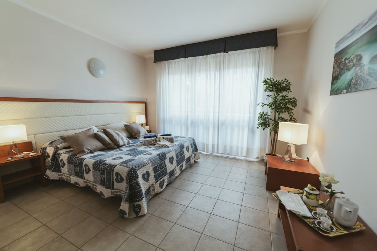 1 bedroom, in-room safe, free cots/infant beds, free WiFi