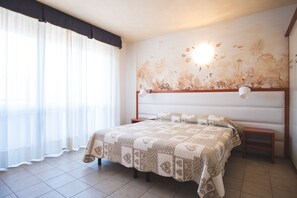 Coffres-forts dans les chambres, draps fournis