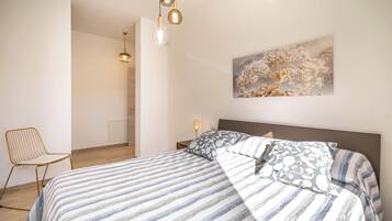 Luxury Condo, 2 Bedrooms, Garden View Via degli Alberi 7b | Una cassaforte in camera, lenzuola