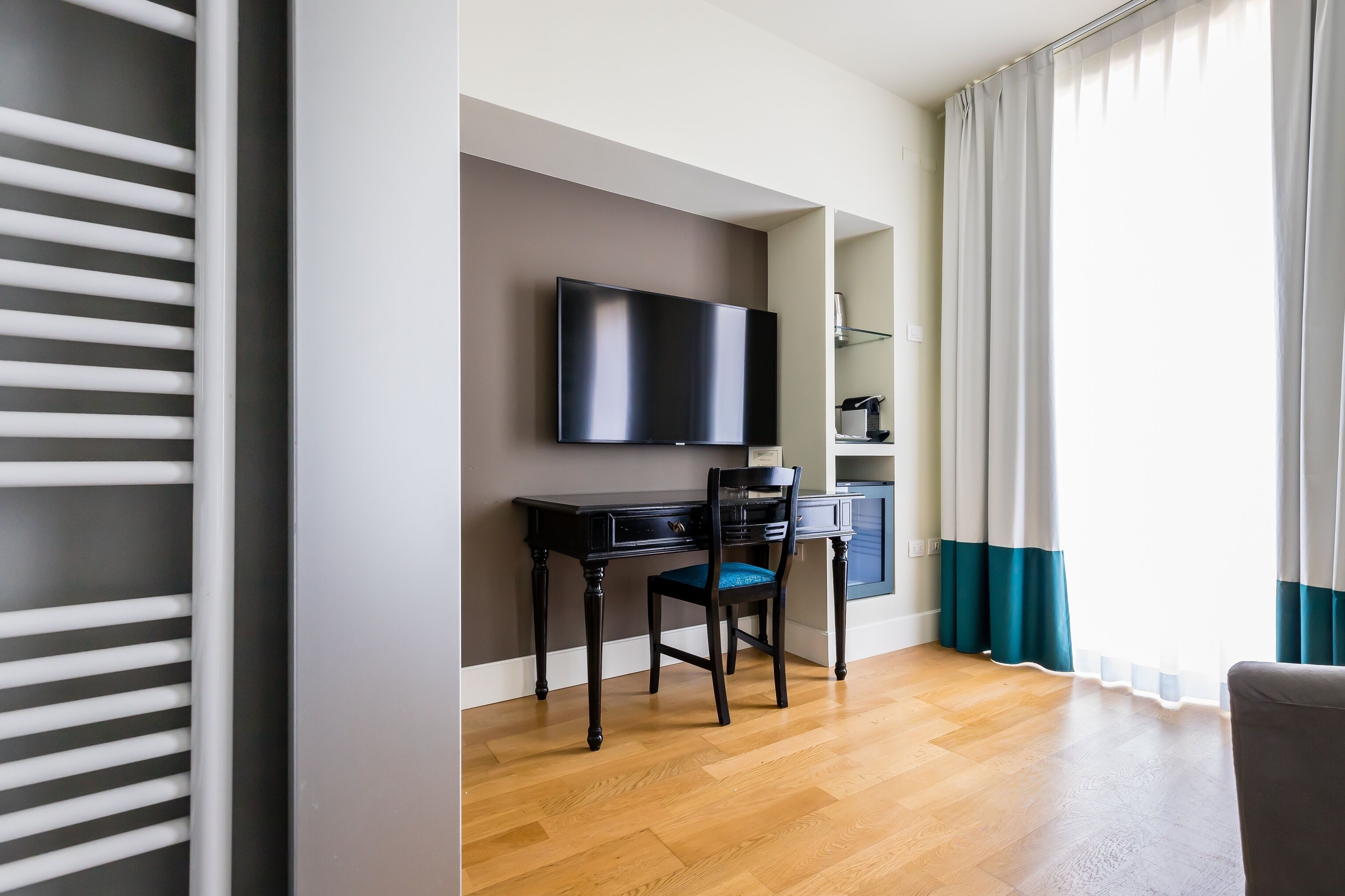 panoramic double room, terrace, lake view | desk, free wifi, bed sheets