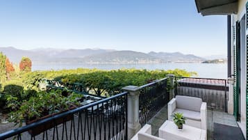 Doppelzimmer, Balkon, Seeblick | Schreibtisch, kostenloses WLAN, Bettwäsche