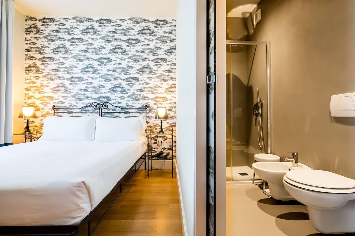 panoramic double room, terrace, lake view | desk, free wifi, bed sheets