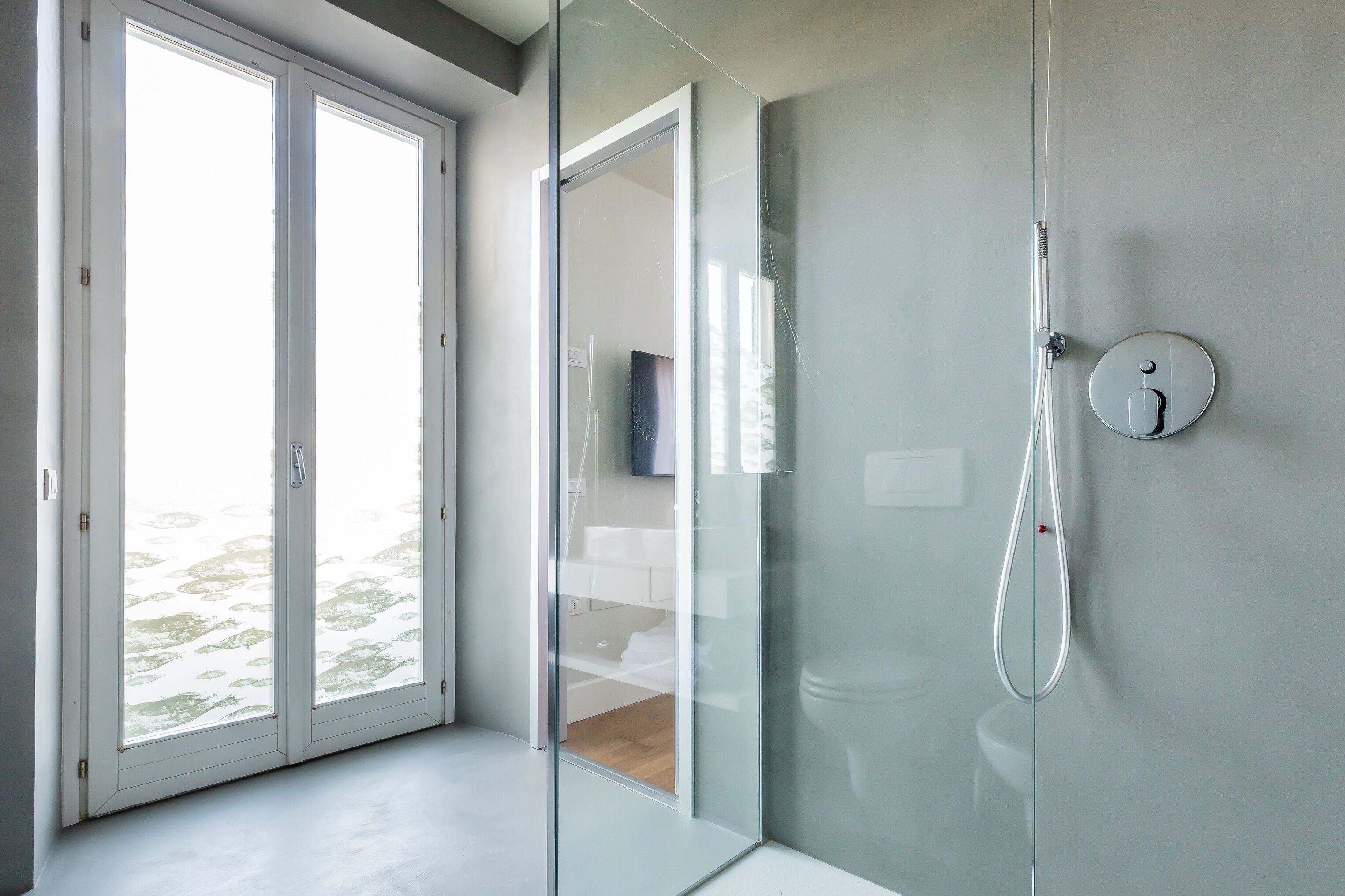 Double Room, Balcony, Lake View | Bathroom | Free toiletries, hair dryer, bidet, towels
