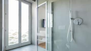 Double Room, Balcony, Lake View | Bathroom | Free toiletries, hair dryer, bidet, towels