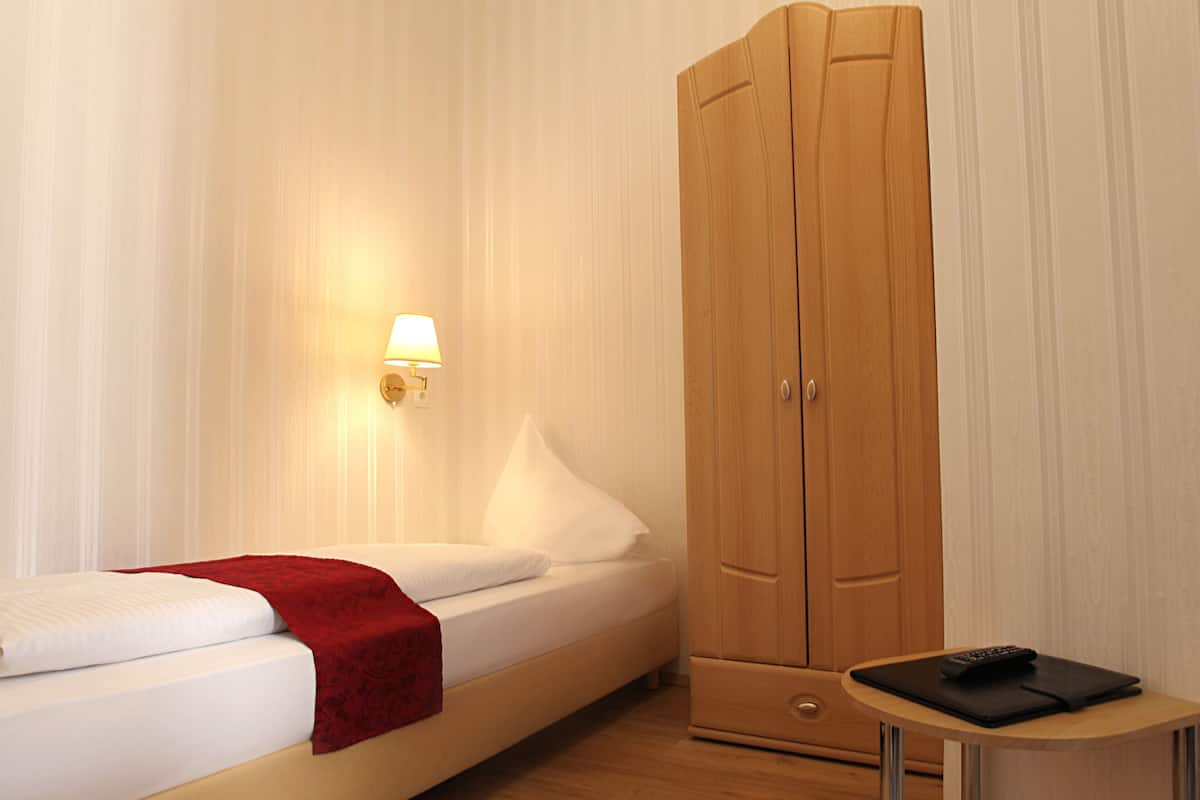 Classic Single Room | Desk, laptop workspace, free WiFi, bed sheets