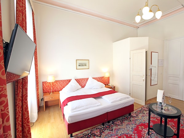 Comfort Double Room | Desk, laptop workspace, free WiFi, bed sheets