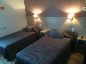 Desk, soundproofing, free WiFi