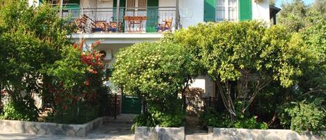 Fachada de la propiedad