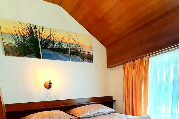 Double Room | Desk, free WiFi, bed sheets