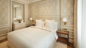 Signature-Suite | Hochwertige Bettwaren, Daunenbettdecken, kostenlose Minibar, Zimmersafe