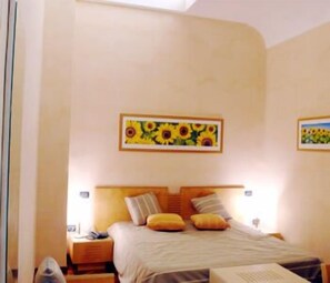 In-room safe, soundproofing, free WiFi, wheelchair access - Hotel Clarean (Naples)