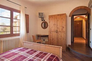 Desk, rollaway beds, free WiFi, bed sheets - Arco Antico (Florence)