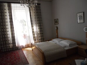Desk, blackout curtains, iron/ironing board, free WiFi - Hotel Pension Stadtpark (Vienna)