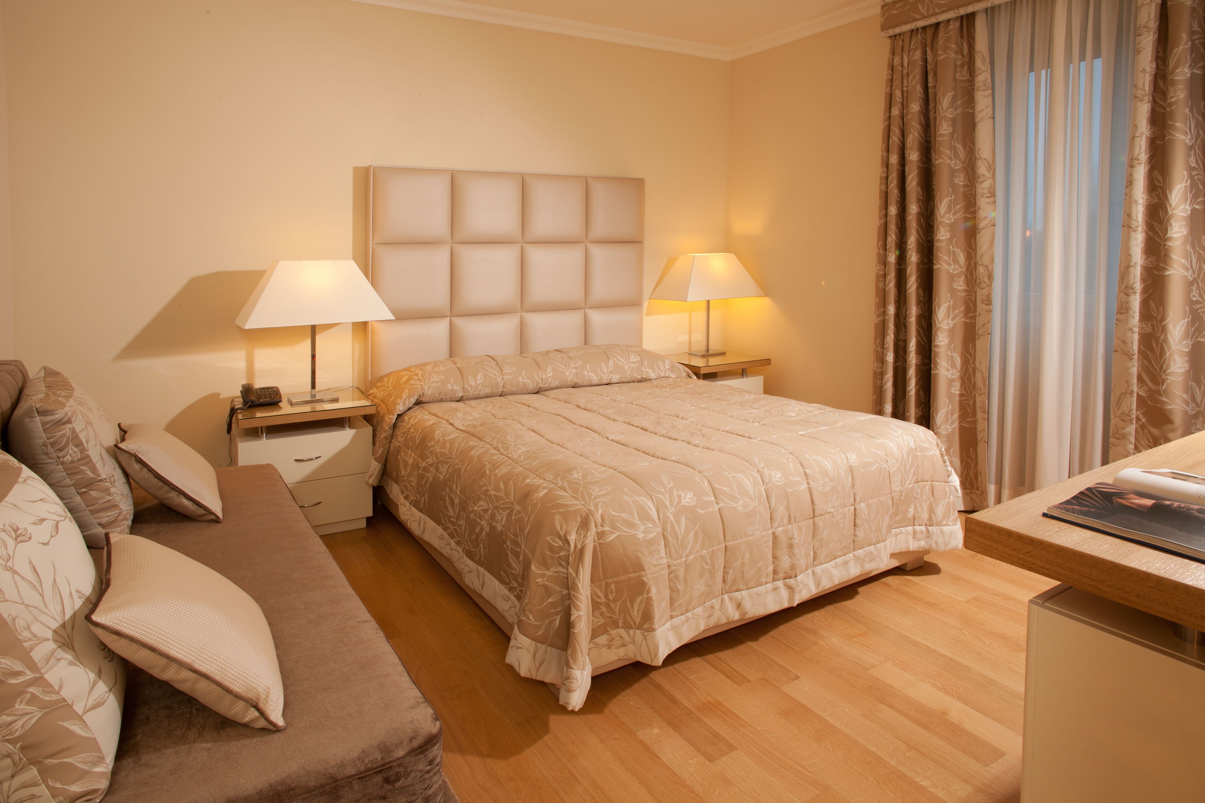 superior room | hypo-allergenic bedding, minibar, in-room safe, desk