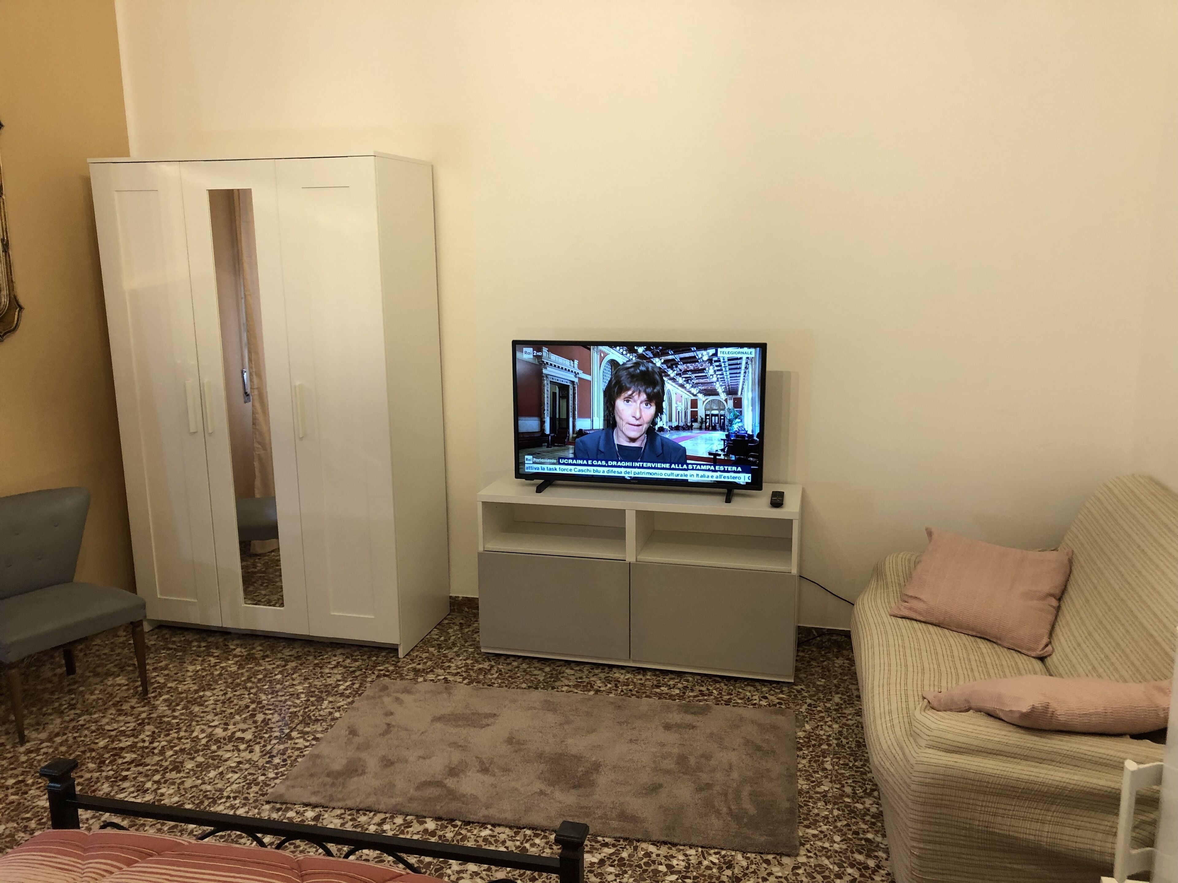 Kamer | Een minibar, verduisterende gordijnen, een strijkplank/strijkijzer