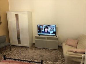 Room | Minibar, blackout drapes, iron/ironing board, free WiFi - B&B Accorsi (Bologna)