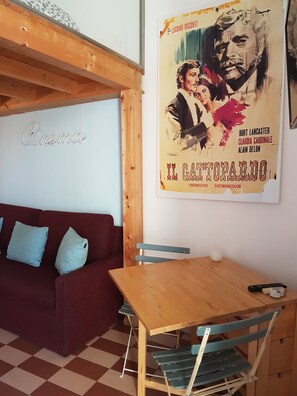 Individually decorated, individually furnished, desk, iron/ironing board - Bellini Apartment  (Catania)