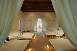 Couples treatment rooms, sauna, steam room, body treatments