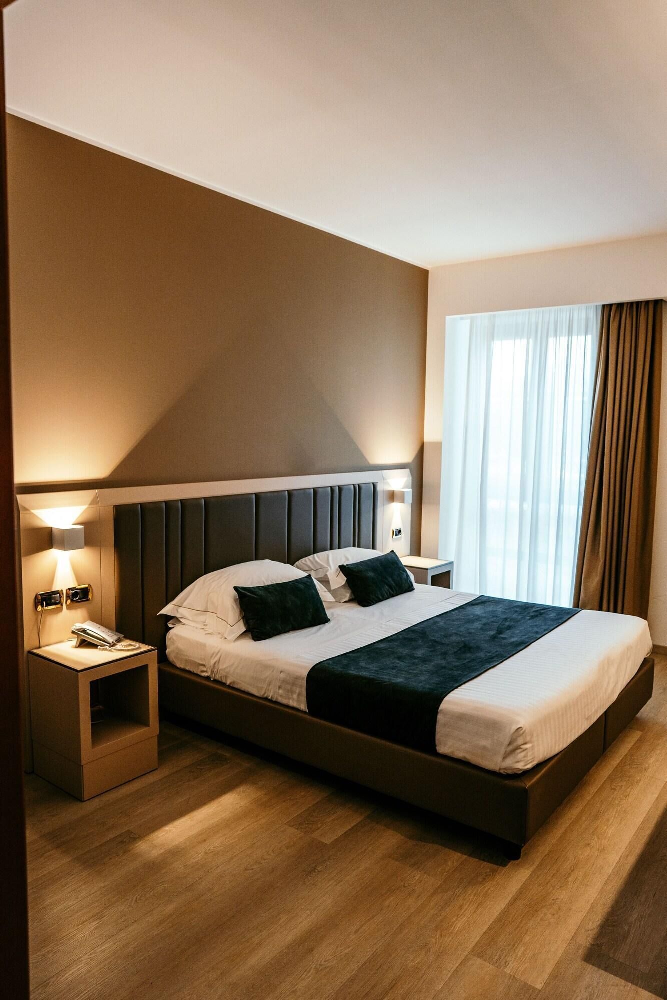 Minibar, in-room safe, desk, soundproofing