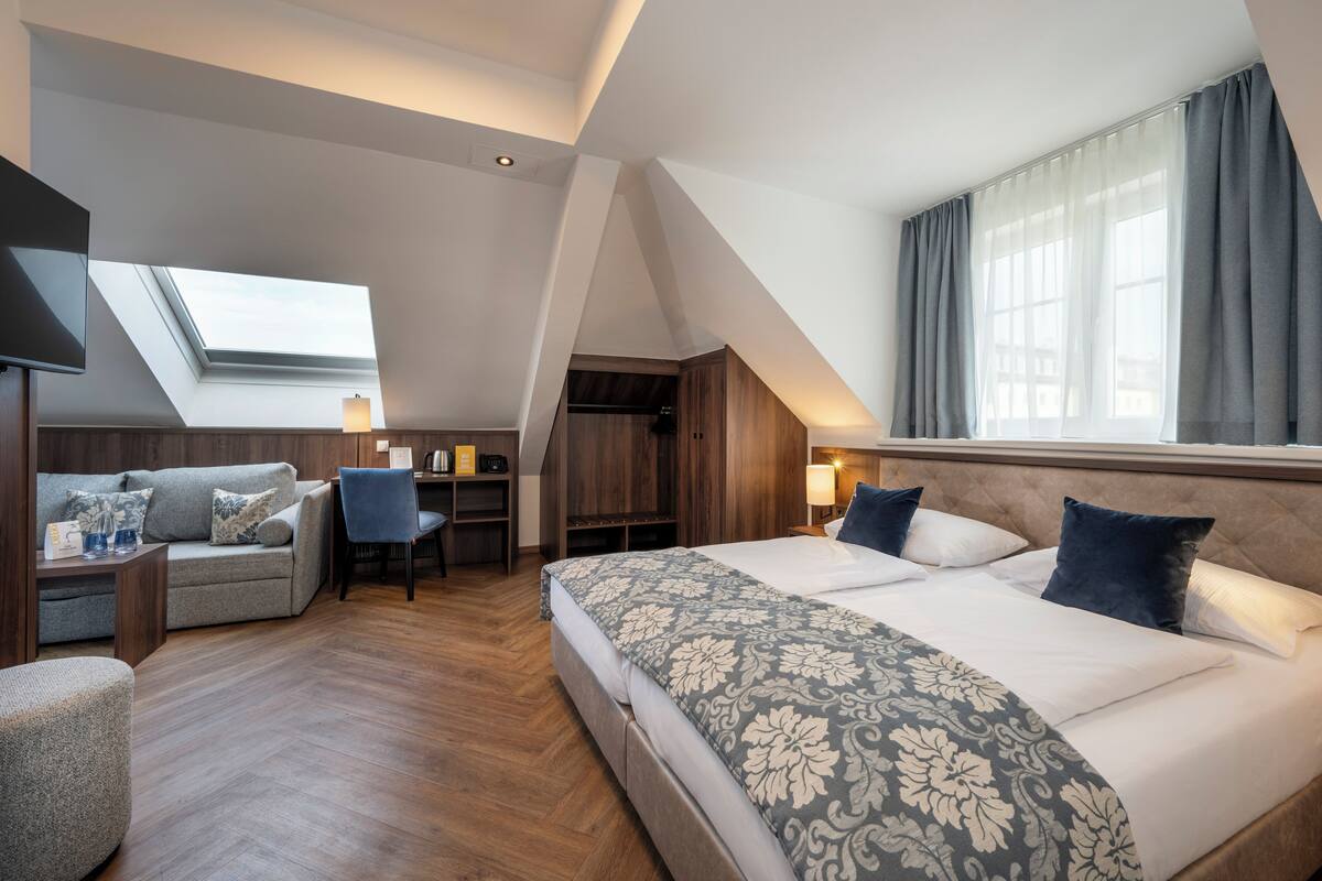 Minibar, desk, free cots/infant beds, WiFi
