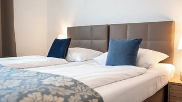 Standard Double Room | Minibar, desk, free cribs/infant beds, WiFi