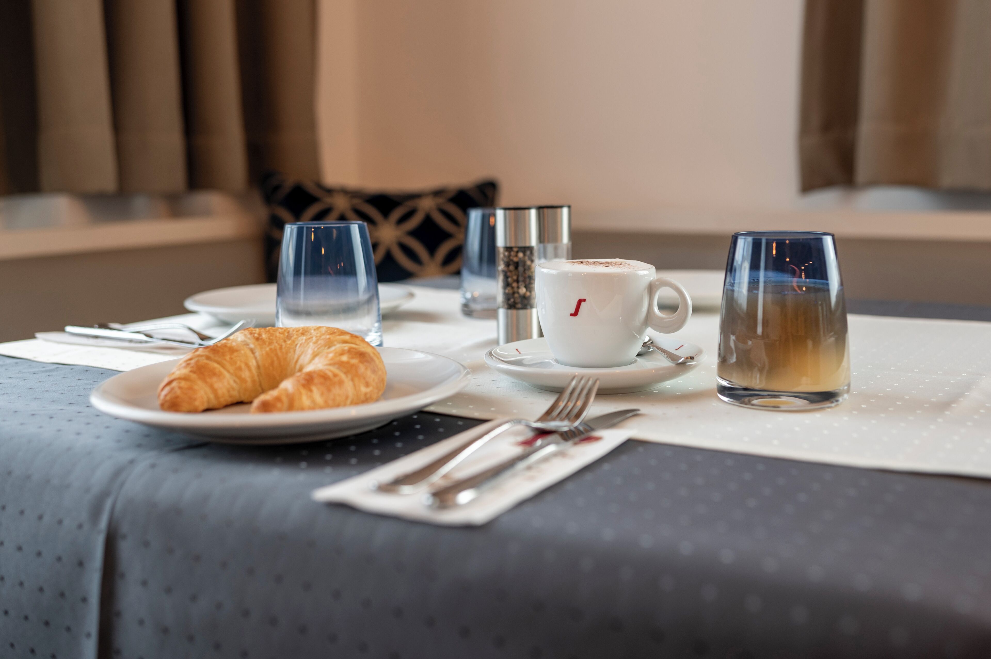 daily buffet breakfast (eur 16 per person)