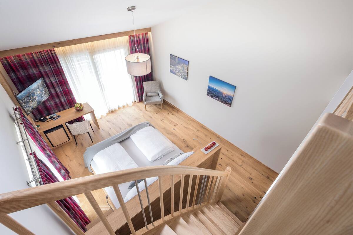 Family Studio, 1 Bedroom, Non Smoking (Deluxe) | Premium bedding, minibar, in-room safe, blackout curtains