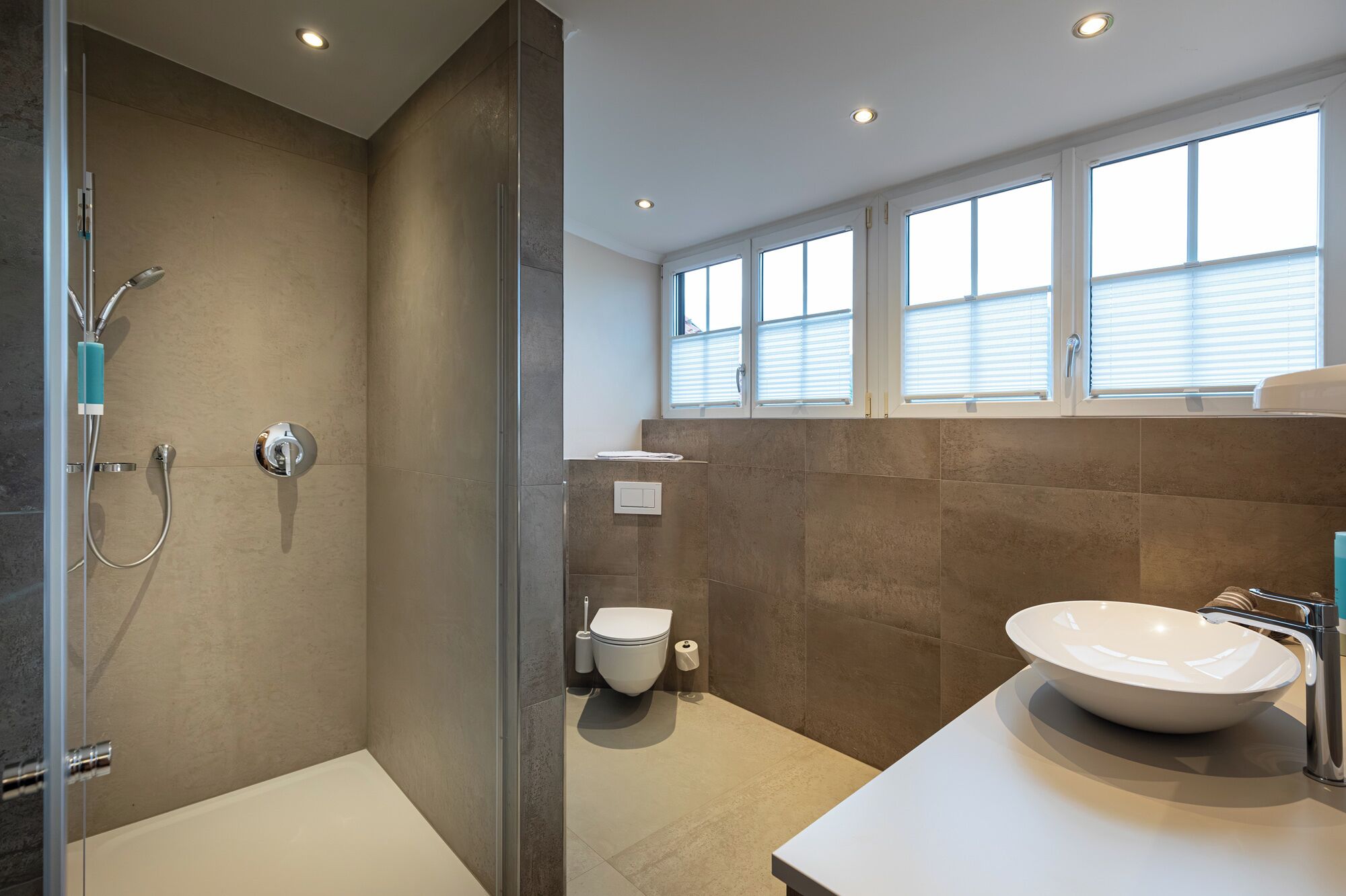 Junior-Zimmer, 1 King-Bett, Nichtraucher | Badezimmer | Komfortbadewanne, kostenlose Toilettenartikel, Haartrockner, Handtücher