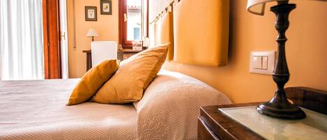 Minibar, desk, free WiFi, bed sheets