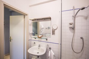 Hair dryer, bidet, towels - B&B A Teatro (Florence)
