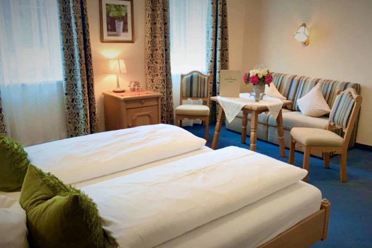 double room | desk, free wifi, bed sheets