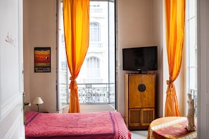 Free cots/infant beds, rollaway beds, free WiFi, bed sheets - Nice Riviera Sweet Home (Nice)