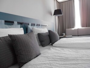 Habitación doble superior | Ropa de cama hipoalergénica, minibar, cortinas opacas y wifi gratis