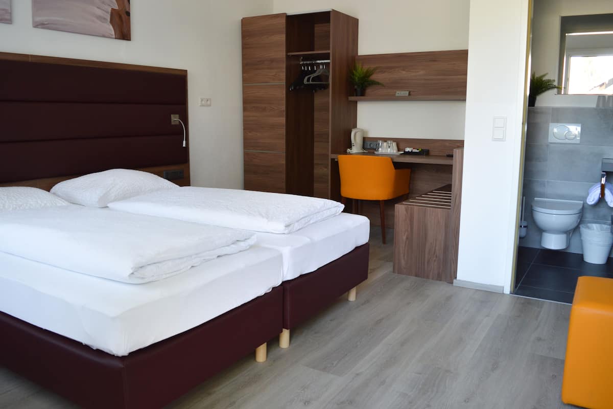 1 Schlafzimmer, Allergikerbettwaren, Verdunkelungsvorhänge