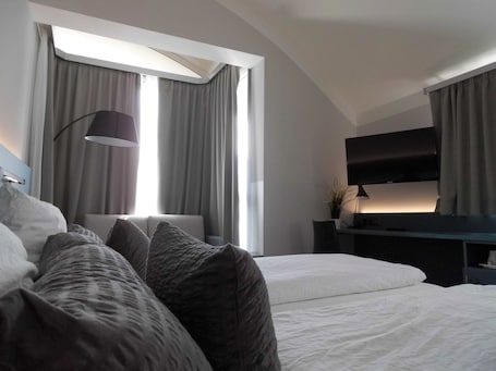 Superior Double Room | Hypo-allergenic bedding, minibar, blackout curtains, free WiFi