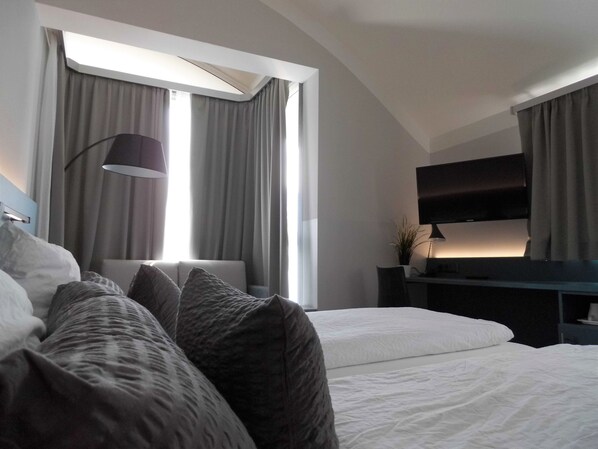 Superior Double Room | Hypo-allergenic bedding, blackout drapes, free WiFi, bed sheets - Pension Elisabeth - Rooms & Apartments (Salzburg)