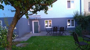 Four bed suite, terrace, garden view, private entrance in the garden | Terrace/patio