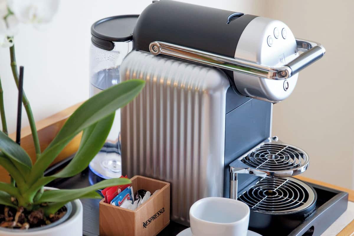 classic room, partial sea view | 1 bedroom, premium bedding, minibar, in-room safe