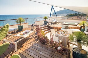 Suíte presidencial, terraço, vista para o mar | Roupas de cama premium, frigobar, cofres nos quartos, escrivaninha