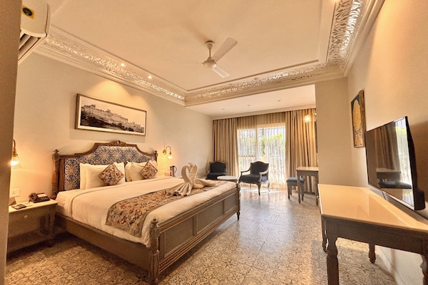 Colchones Select Comfort, minibar y caja de seguridad en la habitación