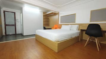 Minibar, in-room safe, free WiFi