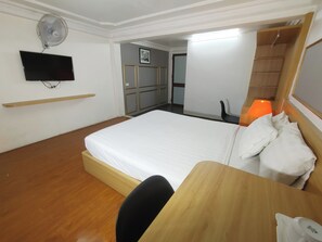 Habitación doble Deluxe | Minibar, caja de seguridad en la habitación y wifi gratis 