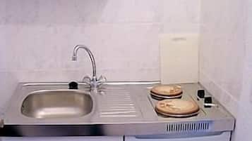 Fridge, coffee/tea maker, electric kettle