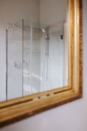 Appartamento, 3 camere da letto | Bagno | Set di cortesia gratuito, asciugacapelli, pantofole, bidet