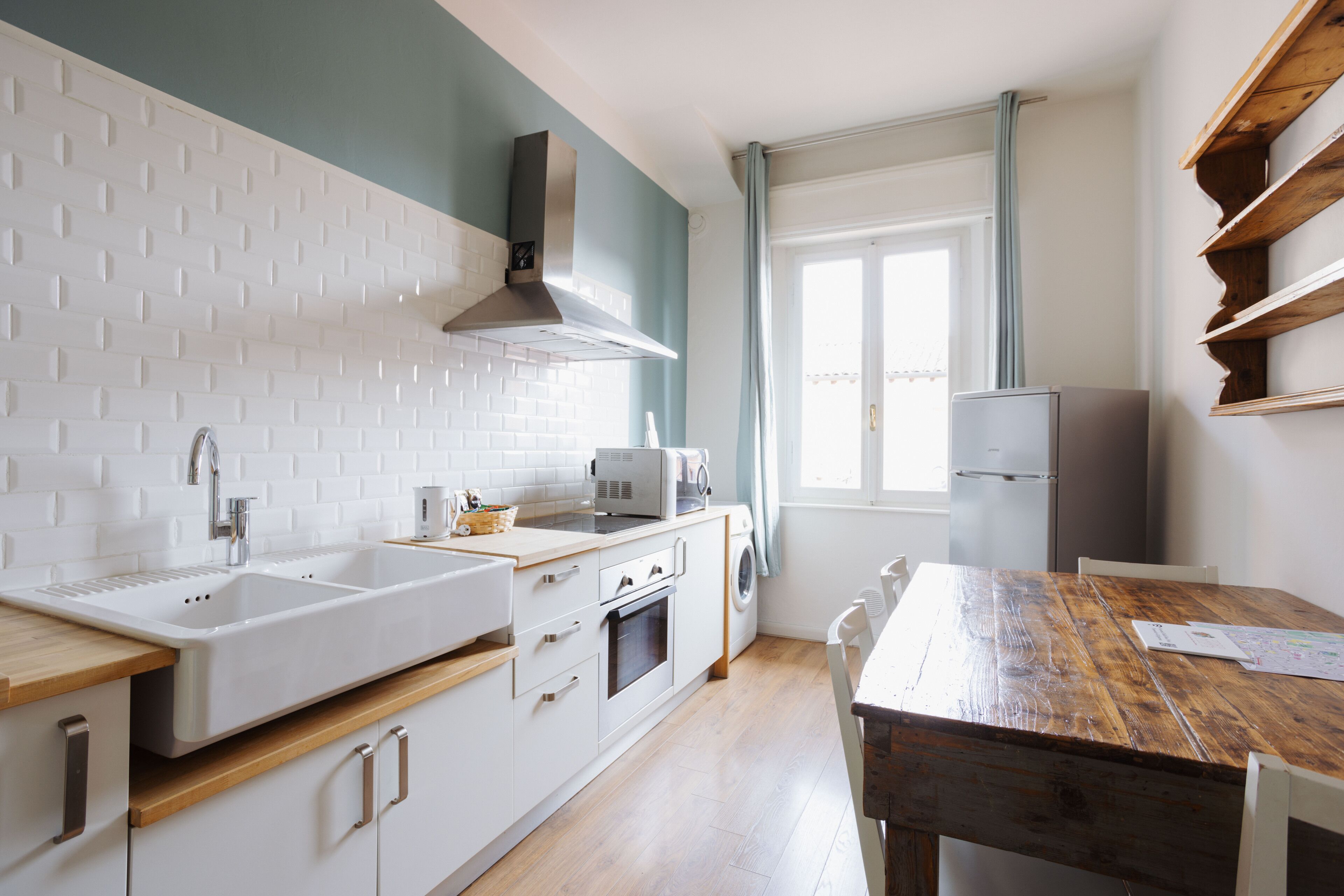 Apartment, 3 Schlafzimmer | Eigene Küche | Kühlschrank, Mikrowelle, Herdplatte, Wasserkocher mit Kaffee-/Teezubehör